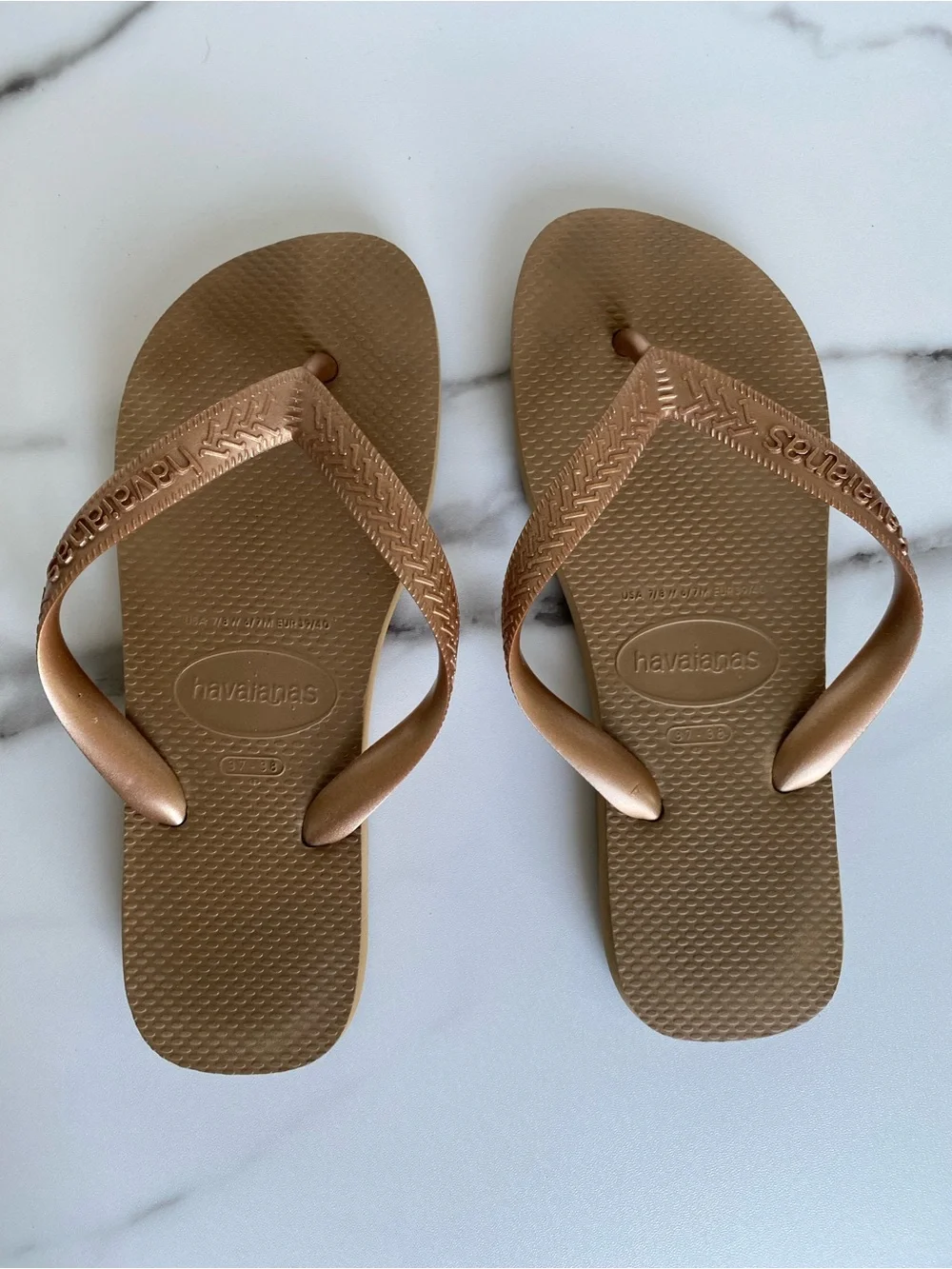 havaianas womens size 7/8 tan gold flip flop sandals